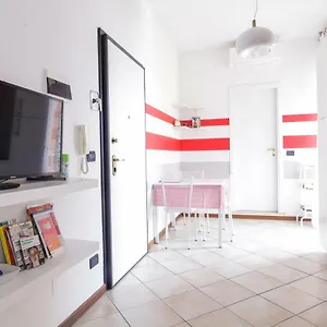  Apartament Peaceful In The Heart Of Włochy