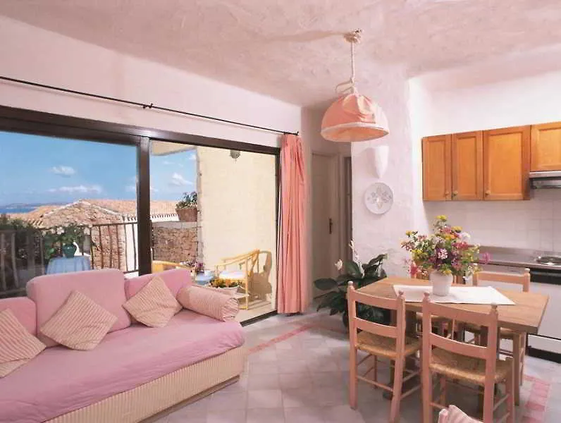 Residence I Cormorani Alti Baja Sardinia 3*,